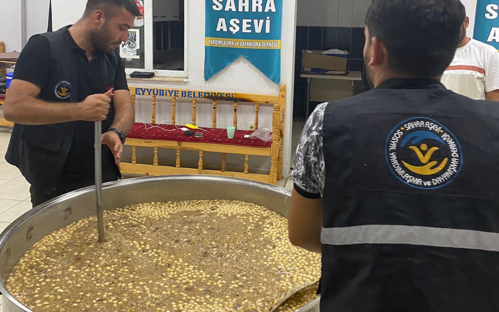 Geleneksel Aşure İkramı