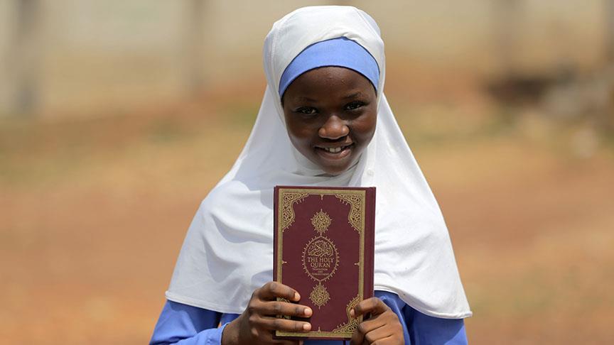 Kur'an-ı Kerim Dağıtımı